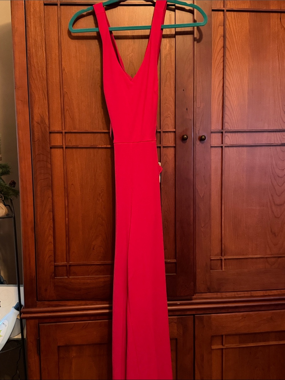 Red V-Neck Maxi Dress with Sleek Silhouette